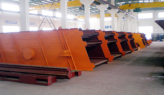 <b>3YK振動(dòng)篩出廠前試機(jī)</b>