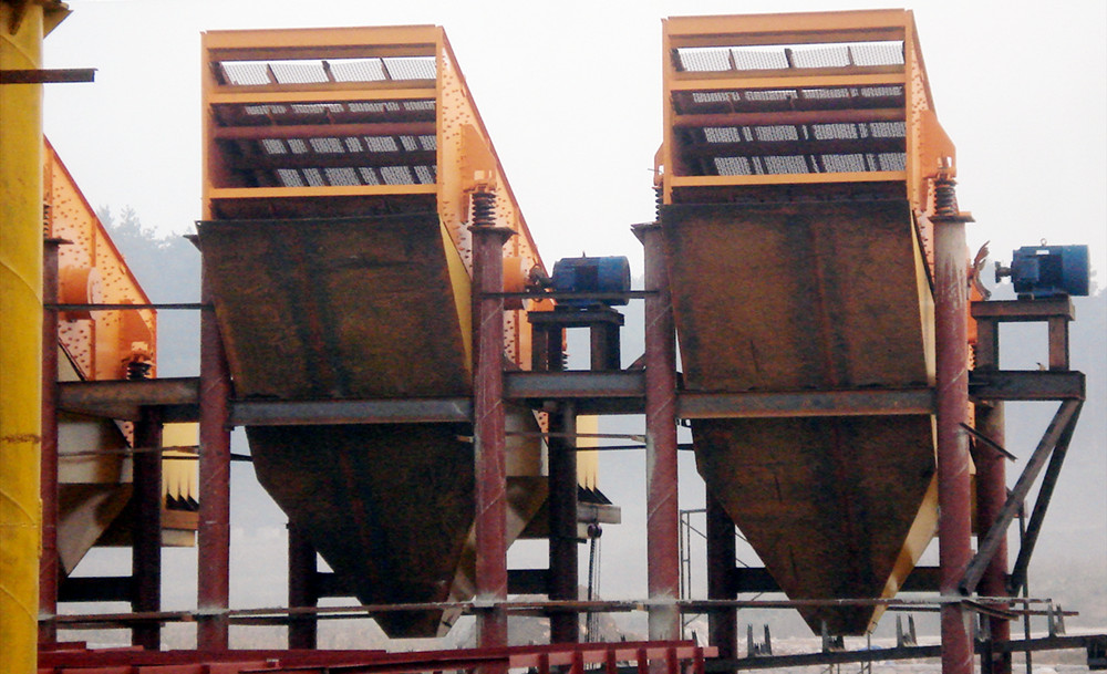 時(shí)產(chǎn)100噸青石料生產(chǎn)線設(shè)備配置及工藝流程圖