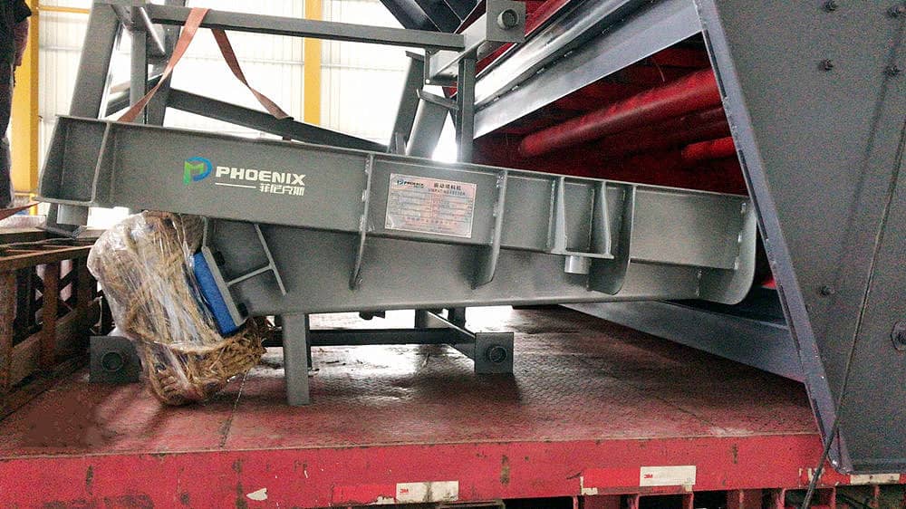 破碎篩分設(shè)備(3YK振動篩和GZG喂料機(jī))發(fā)貨