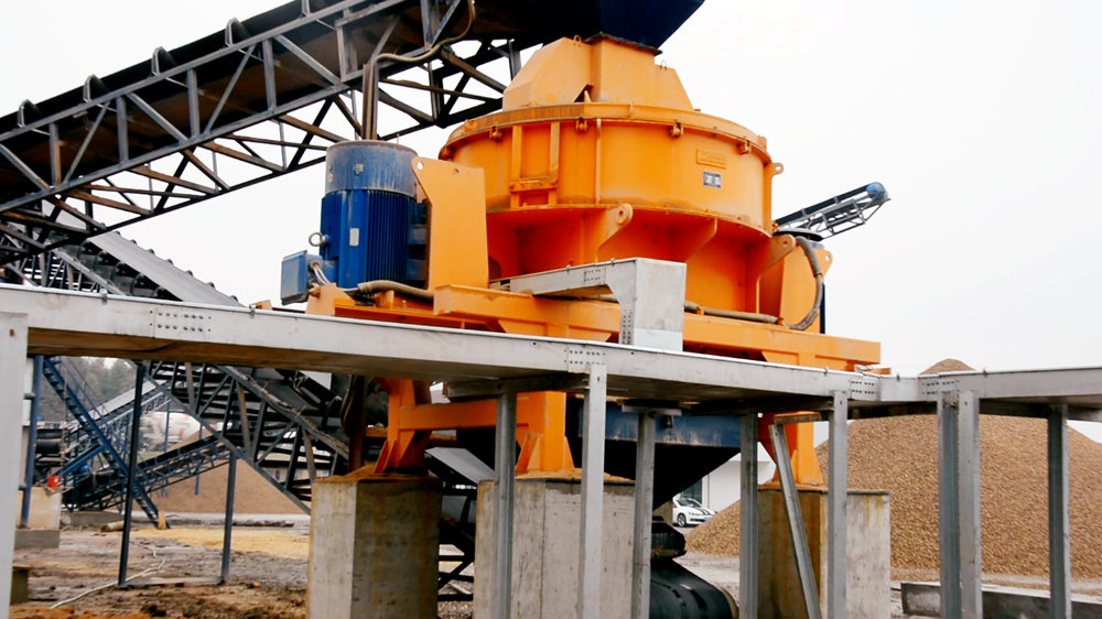 碎石機(jī)運(yùn)行或檢修設(shè)備時(shí),需要注意哪些事項(xiàng)？