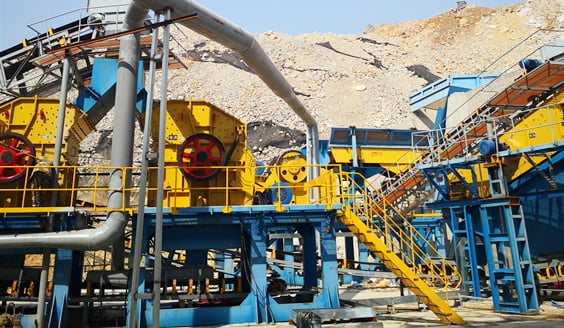 <b>遼寧石料破碎篩分生產(chǎn)線試機</b>