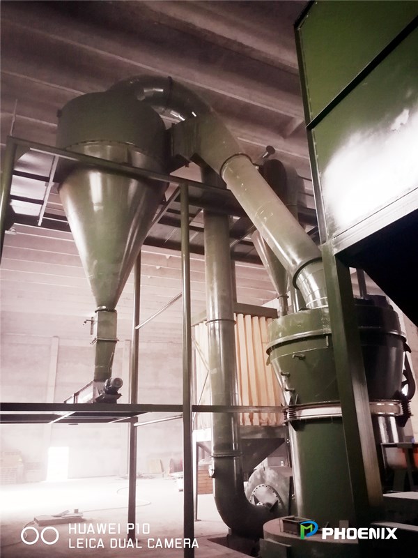 磨粉機(jī)現(xiàn)場(chǎng)圖