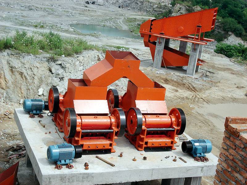 復(fù)擺式顎式破碎機(jī)