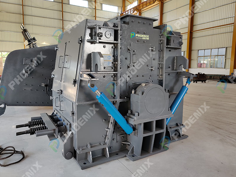 可逆錘式破碎機(jī)如何解決雜質(zhì)問題？