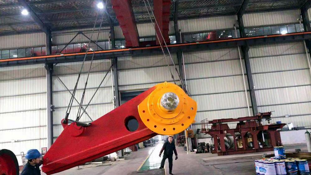 顎式破碎機動顎吊裝中 顎式破碎機動顎吊裝中