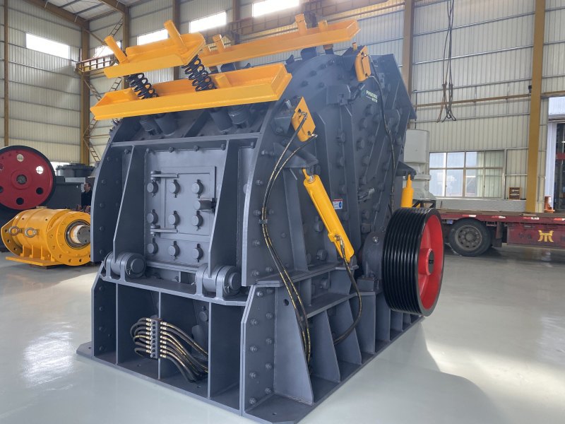 反擊式破碎機(jī)