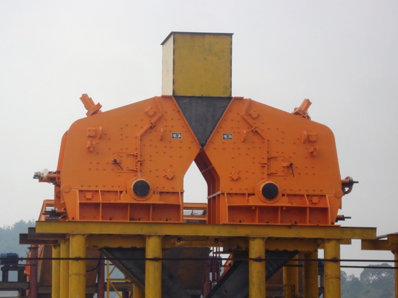 反擊式破碎機(jī)